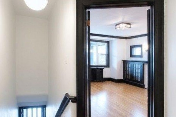Kitchen - Upper - 51 Wineva Avenue, Toronto, ON M4E2T1 Photo 2
