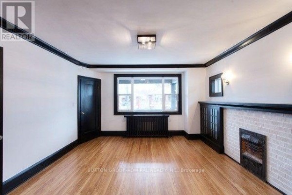 Primary Bedroom - Upper - 51 Wineva Avenue, Toronto, ON M4E2T1 Photo 3