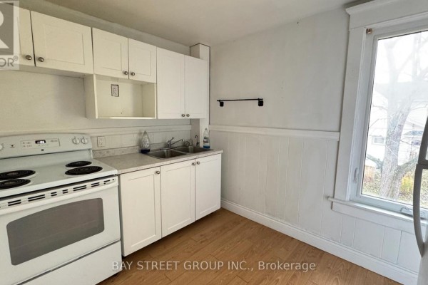 Upper - 5114 Mcrae Street, Niagara Falls, ON L2E1P5 Photo 3