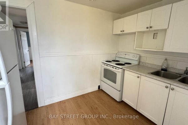 Upper - 5114 Mcrae Street, Niagara Falls, ON L2E1P5 Photo 4