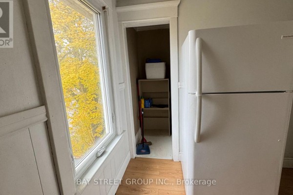 Upper - 5114 Mcrae Street, Niagara Falls, ON L2E1P5 Photo 5