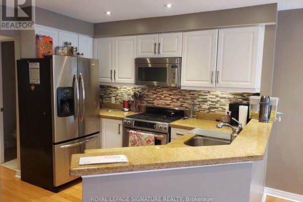 Family room - Upper - 5316 Marblewood Drive, Mississauga, ON L5V2K8 Photo 5