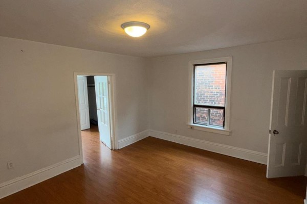 Upper - 55 Cannon Street W, Hamilton, ON L8R2B4 Photo 5