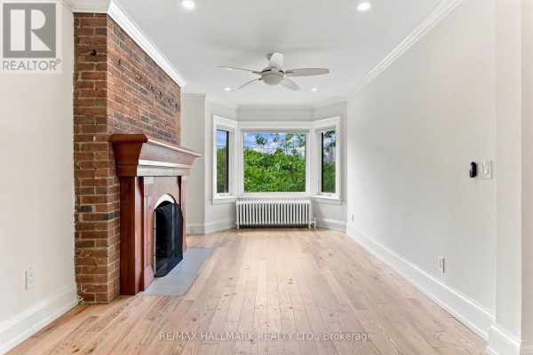 Kitchen - Upper - 553 Broadview Avenue, Toronto, ON M4K2N7 Photo 3
