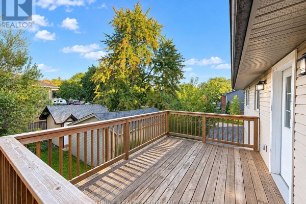Upper - 562 Knights Hill Road, London South, ON N6J3A2 Photo 3