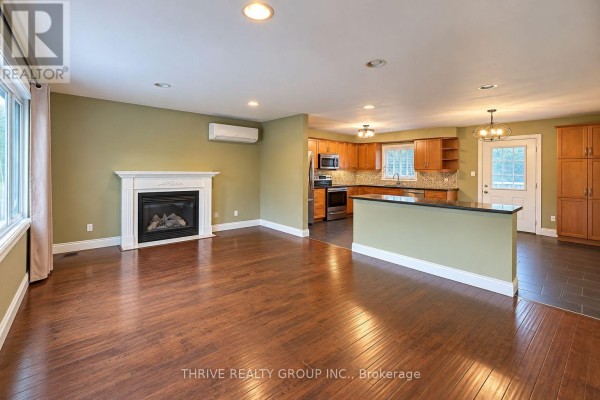 Upper - 562 Knights Hill Road, London South, ON N6J3A2 Photo 4