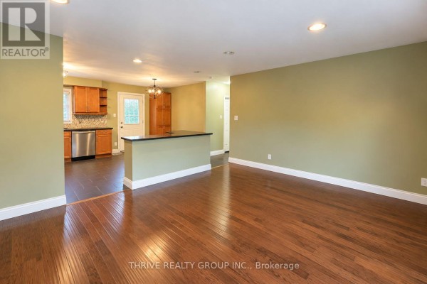 Upper - 562 Knights Hill Road, London South, ON N6J3A2 Photo 5