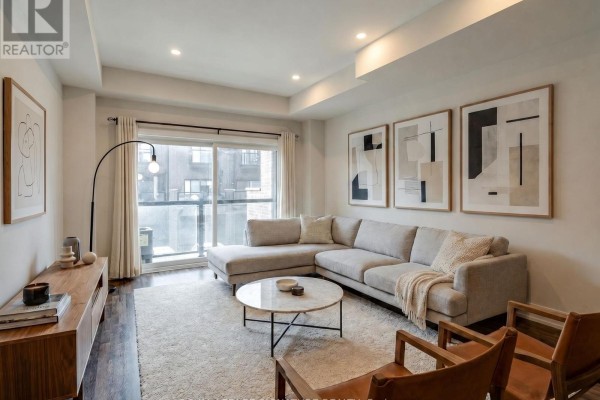 Living room - Upper - 59 Creekbank Road, Toronto, ON M6L0A4 Photo 2