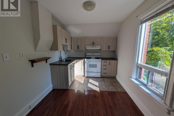 Upper - 591 Jane Street, Toronto, ON, photo 2