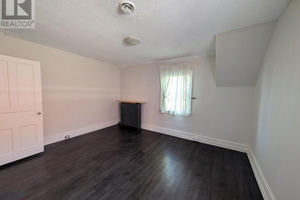 Upper - 591 Jane Street, Toronto, ON M6S4A3 Photo 5