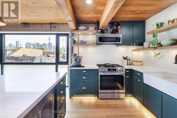 Kitchen - Upper - 6 Littlehayes Lane, Toronto, ON M5T1L8 Photo 3