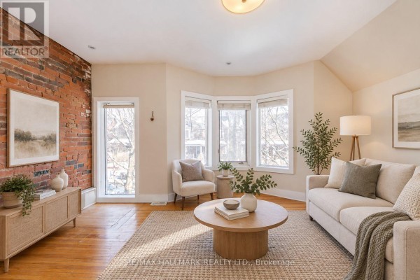 Upper - 6 Prust Avenue, Toronto, ON, photo 2