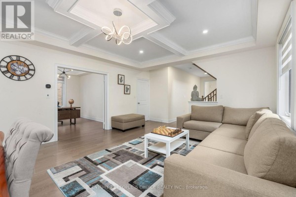 Living room - Upper - 64 Coldwell Bay Circle, Vaughan, ON L4H5E9 Photo 3