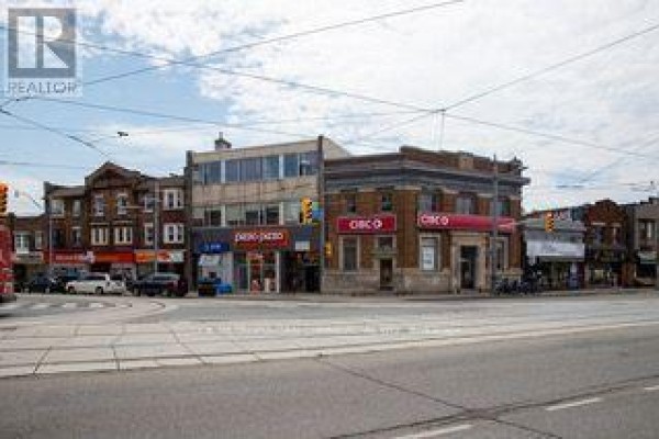 Upper - 64 Vaughan Road, Toronto, ON M6G2N4 Photo 2