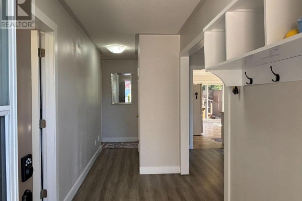 Kitchen - #upper - 640 Pinewood Drive, Peterborough, ON K9K1L2 Photo 3
