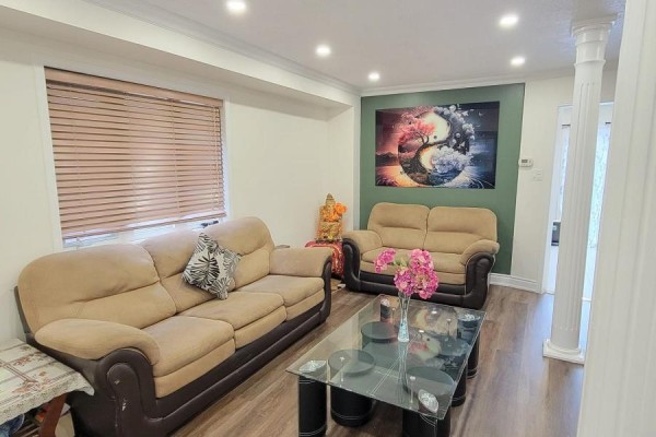 Upper - 6959 Tassel Crescent, Mississauga, ON L5W1G9 Photo 5