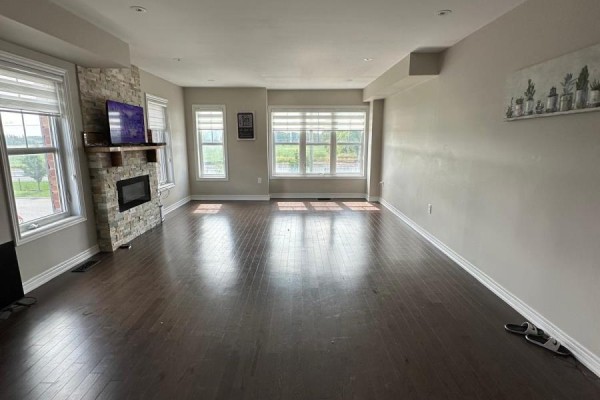 Upper - 70 Hogan Manor Drive, Brampton, ON L7A4V3 Photo 5