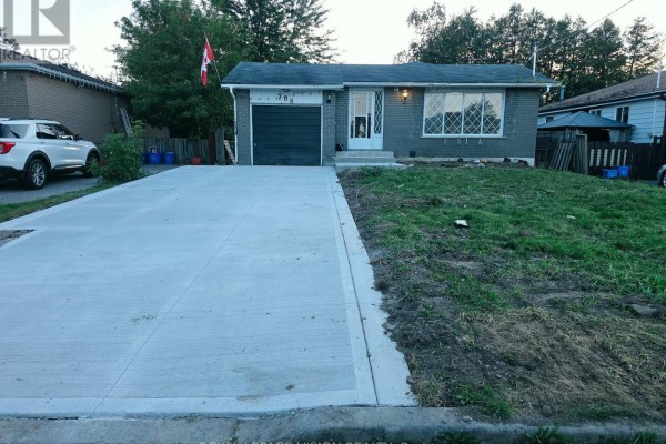 Upper - 706 Leaside Street, Pickering