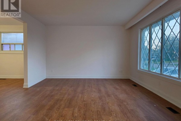 Living room - Upper - 706 Leaside Street, Pickering, ON L1W2X1 Photo 5