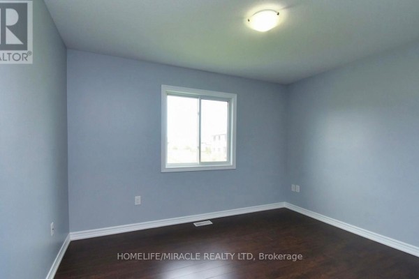 Bedroom 3 - Upper - 7733 Oldfield Road, Niagara Falls, ON L2G0H6 Photo 5