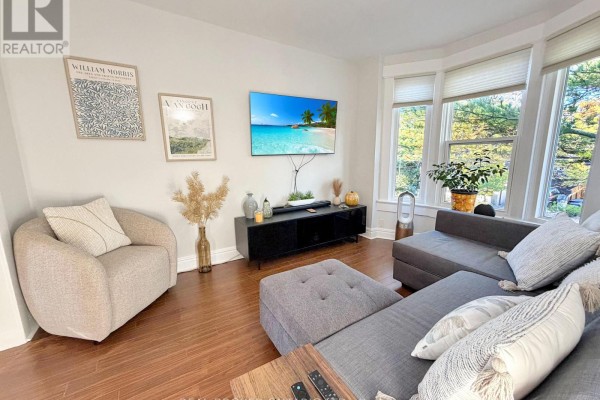 Upper - 79 Blantyre Avenue, Toronto, ON M1N2R6 Photo 2