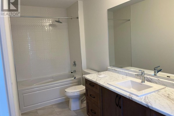 Great room - Upper - 8 Thornbird Crescent, Brampton, ON L6V3N5 Photo 3
