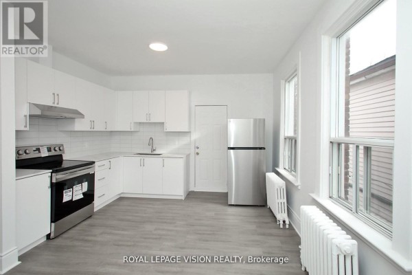 Upper - 819 Pape Avenue, Toronto, ON M4K3V1 Photo 4