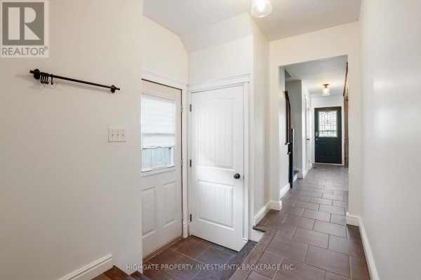 Upper - 85 Daphne Crescent, Barrie, ON L4M2Y7 Photo 5