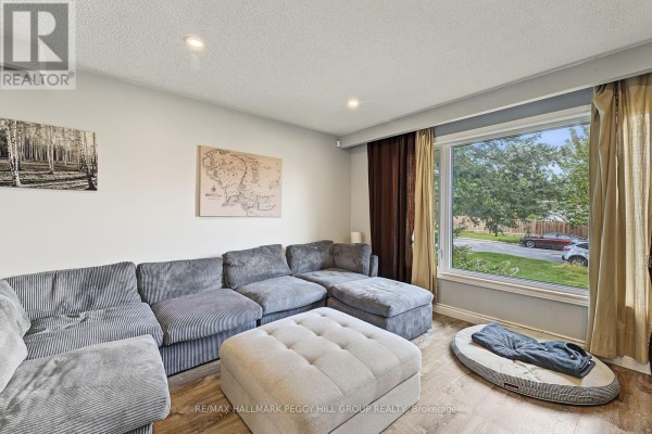 Upper - 9 Baker Crescent, Barrie, ON L4M3J4 Photo 3