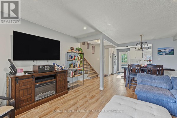 Upper - 9 Baker Crescent, Barrie, ON L4M3J4 Photo 5