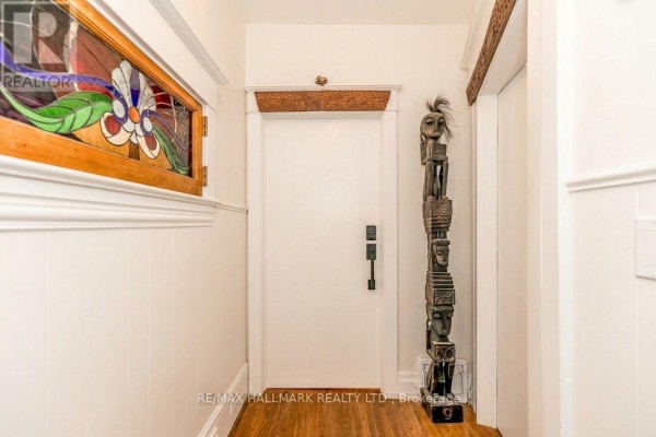 Kitchen - Upper - 91 Ivy Avenue, Toronto, ON M4L2H8 Photo 3