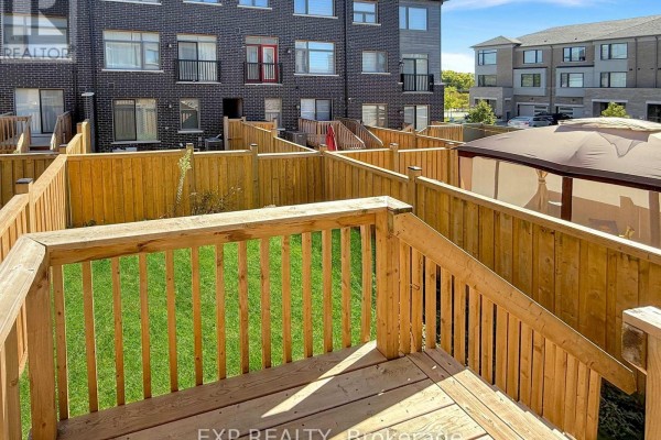 Bedroom 2 - Upper - 923 Isaac Phillips Way, Aurora, ON L3X2Y8 Photo 4