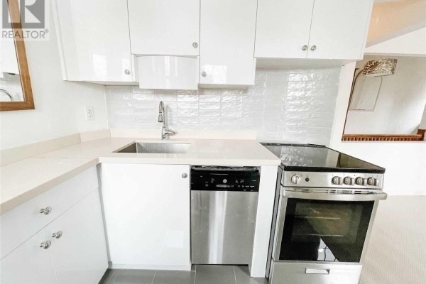Dining room - #upper - 98 Woodycrest Avenue, Toronto, ON M4J3A9 Photo 3