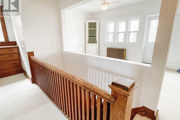 Bedroom 2 - #upper - 98 Woodycrest Avenue, Toronto, ON M4J3A9 Photo 5