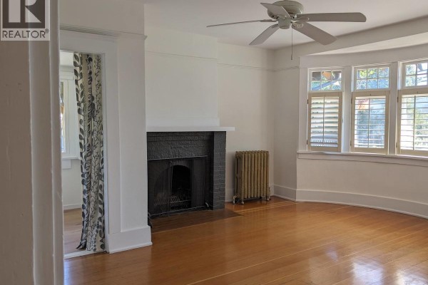 Upper 1 1631 Dunbar Street, Vancouver, BC V6R3L7 Photo 3