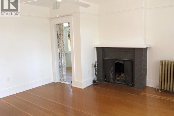 Upper 1 1631 Dunbar Street, Vancouver, BC V6R3L7 Photo 4