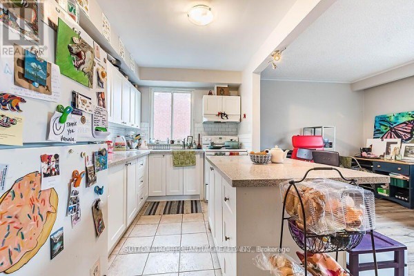 Bedroom - Upper #2 - 314 Lakeshore Road E, Mississauga, ON L5G1H4 Photo 4