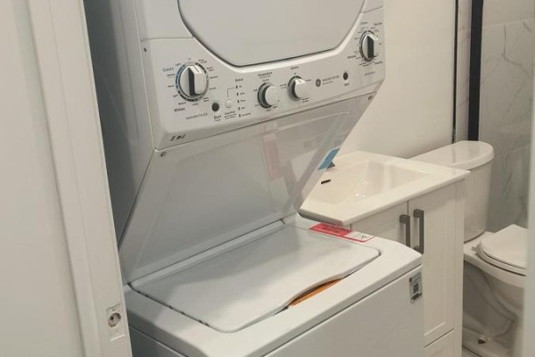 Laundry room - Upper 2 - 551a Kennedy Road, Toronto, ON M1K2B1 Photo 4