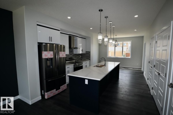 #upper 284 Rolston Wd, Leduc, AB T9E1G5 Photo 3