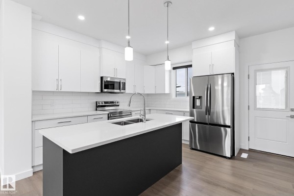 #upper 6630 46 Av, Beaumont, AB T4X2Z4 Photo 4