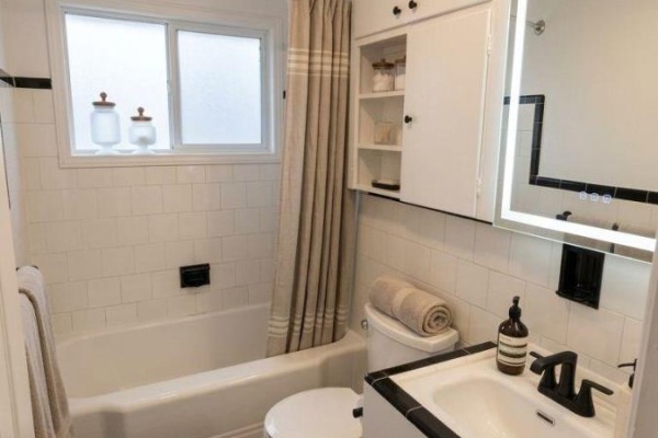 Kitchen - Upper Floor - 30 Woodward Avenue, London North, ON N6H2G7 Photo 5