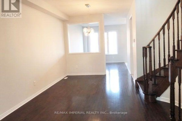 Family room - Upper Floor - 32 Pacific Rim Court, Richmond Hill, ON L4E0W8 Photo 3