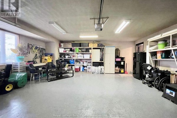 Upper Level (only) - 184 Dundas Street E, Hamilton, ON, photo 3