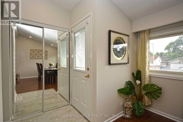 Kitchen - Upper Level - 2073 South Millway Avenue, Mississauga, ON L5L1R4 Photo 3