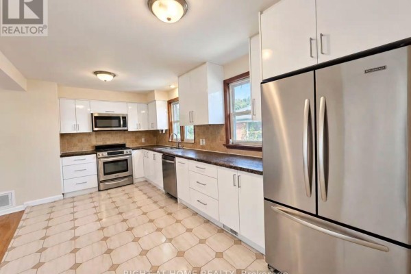 Primary Bedroom - Upper Level - 26 Wedgewood Drive, Toronto, ON M2M2H3 Photo 5