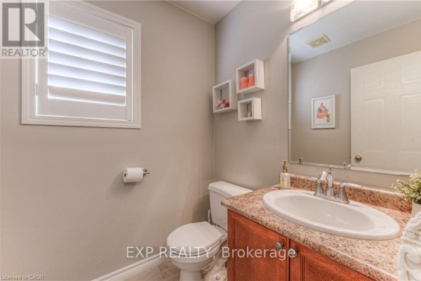 Upper Level - 308 Colton Circle, Kitchener, ON N2A4K1 Photo 4