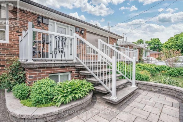 Kitchen - Upper Level - 8 Mcculla Avenue, Brampton, ON L6V1L7 Photo 2