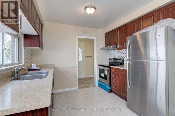 Upper Lvl - 18 Glenforest Road, Brampton