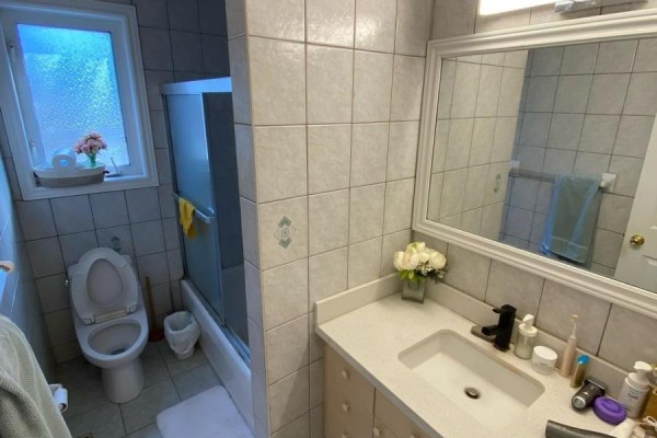 Upper Room 1 - 123 Steeles Avenue E, Toronto, ON M2M3Y5 Photo 3