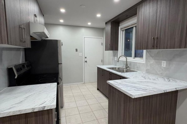 Upper Unit - 139 Macgregor Crescent, Waterloo, ON, photo 3